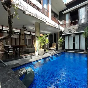 Rahayu , Seminyak (Bali) Indonesia