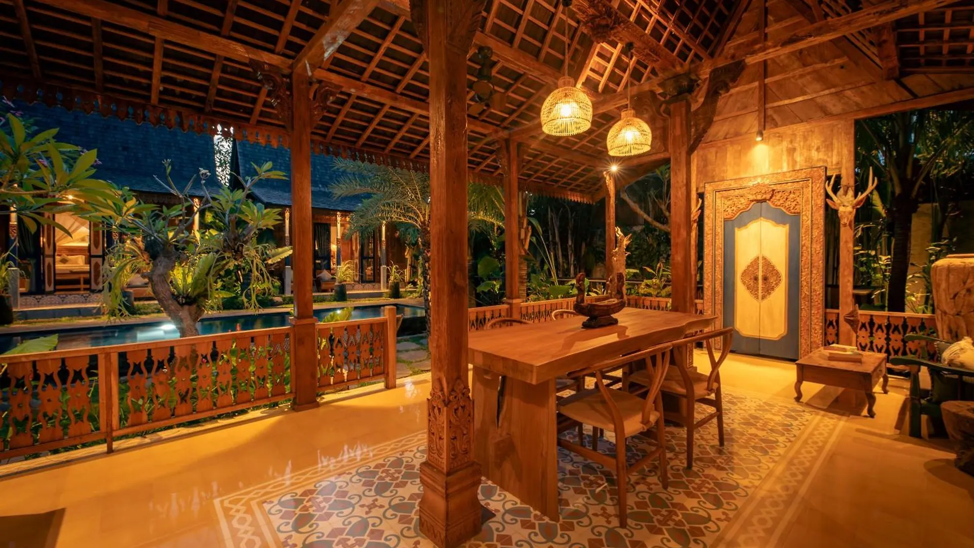 Kubu Kayu Villas Seminyak  Seminyak (Bali)